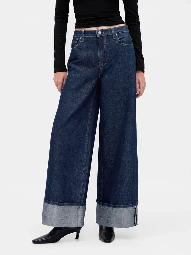 Baggy-jeans med medelhög midja och metalliska uppviktade benslut