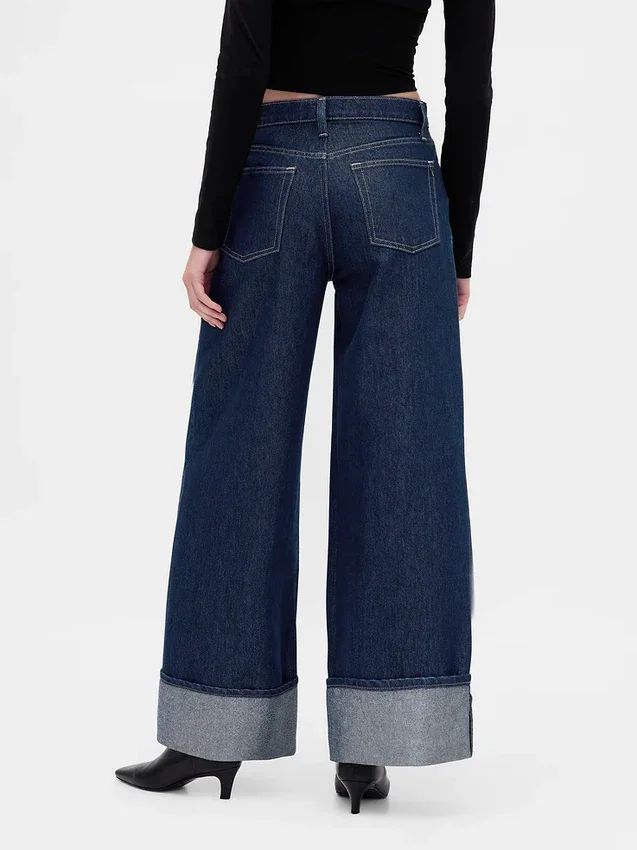 Baggy-jeans med medelhög midja och metalliska uppviktade benslut
