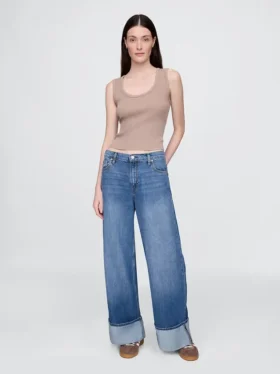 Baggy-jeans med medelhög midja och ultramjuka uppviktade benslut