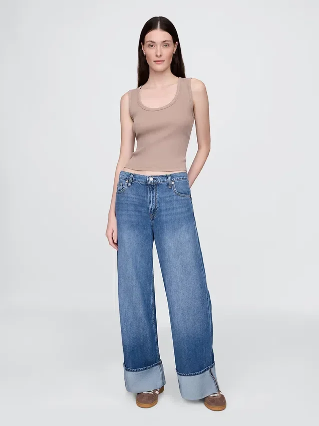 Baggy-jeans med medelhög midja och ultramjuka uppviktade benslut