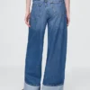 Baggy-jeans med medelhög midja och ultramjuka uppviktade benslut