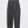 Baggybaggy-byxor i borstad twill med avsmalnande ben