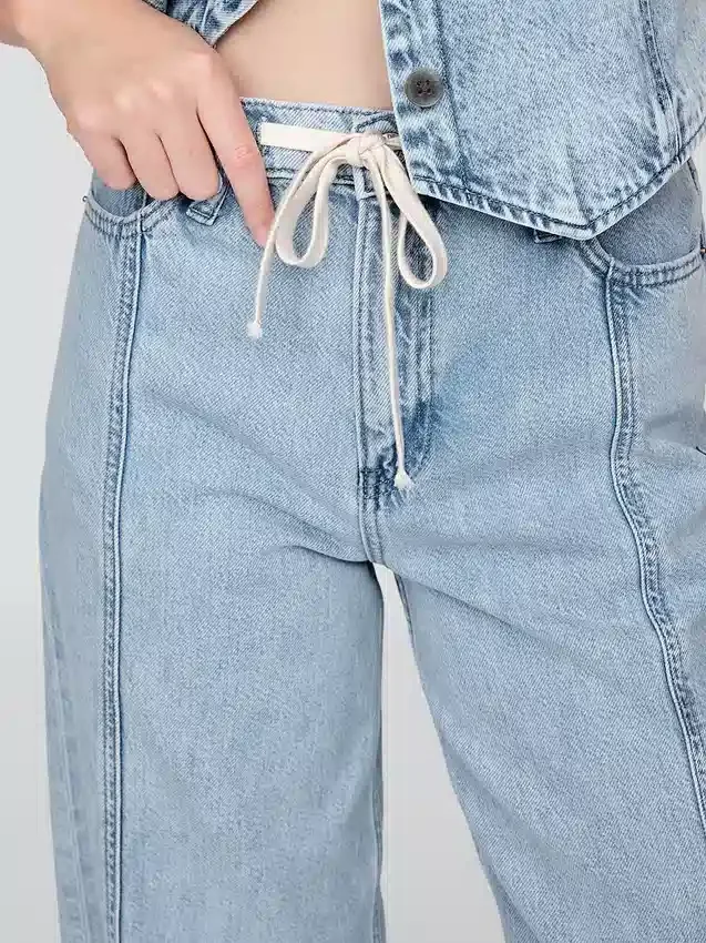Baggybyxor i ultramjuk denim med medelhög midja