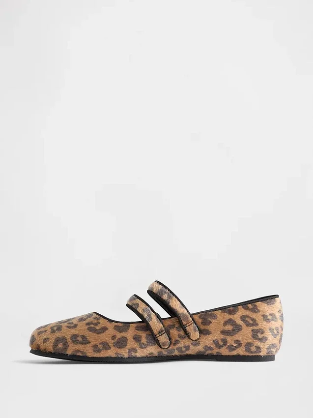 Balettskor med dubbla remmar i leopardmönster