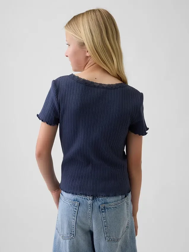 Barn-T-shirt i pointelle-ribb med knappar fram