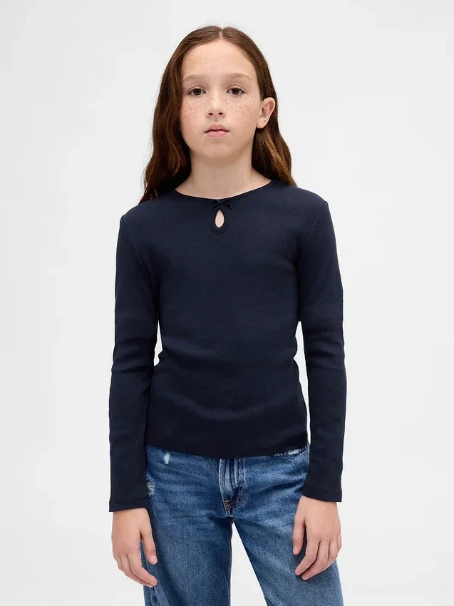 Barn-T-shirt med nyckelhålsrosett