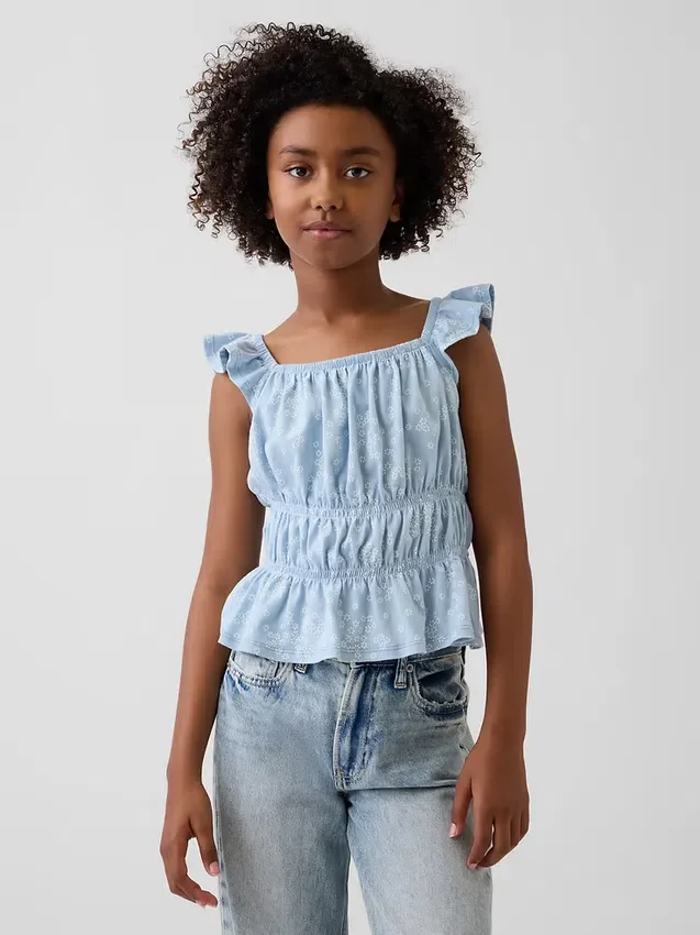 Barn-top med fladdrande ärmar, smockad midja och peplum
