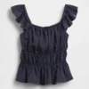 Barn-top med fladdrande ärmar, smockad midja och peplum