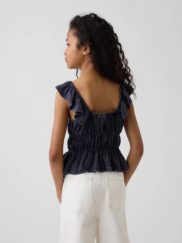 Barn-top med fladdrande ärmar, smockad midja och peplum