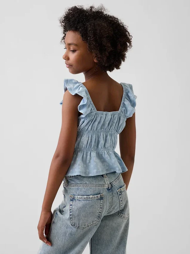 Barn-top med fladdrande ärmar, smockad midja och peplum
