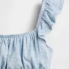Barn-top med fladdrande ärmar, smockad midja och peplum