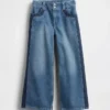 Barnjeans med hög midja, vid ben och ankellängd