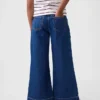 Barnjeans med hög midja, vid ben och ankellängd