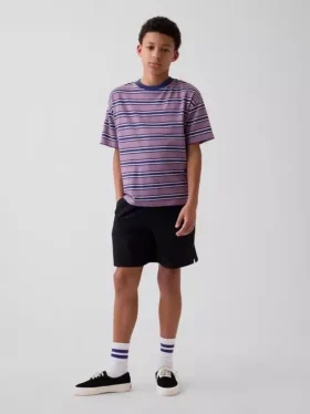 Barnshorts i avslappnad passform med snabbtorkande material