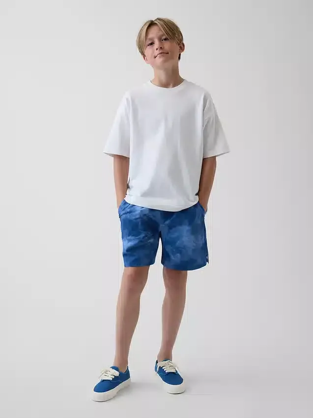 Barnshorts i avslappnad passform med snabbtorkande material