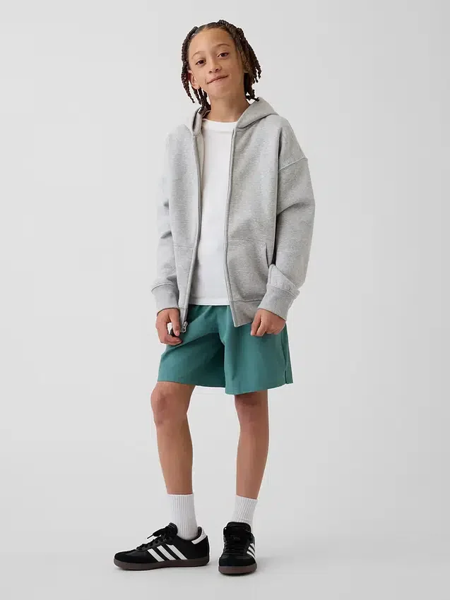 Barnshorts i avslappnad passform med snabbtorkande material