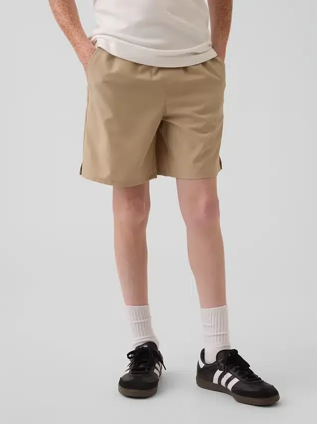Barnshorts i avslappnad passform med snabbtorkande material