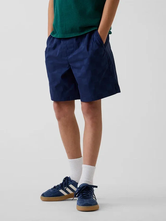 Barnshorts i avslappnad passform med snabbtorkande material