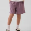 Barnshorts i avslappnad passform med snabbtorkande material