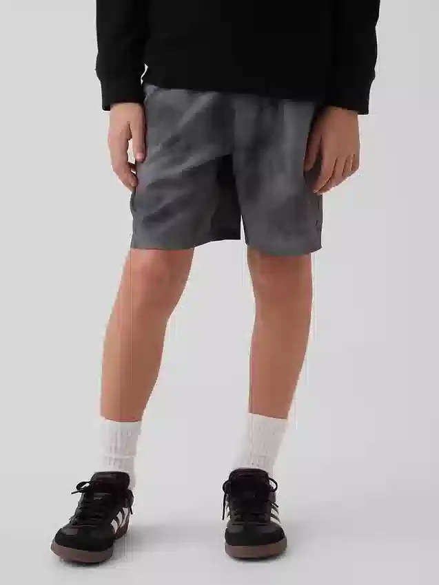 Barnshorts i avslappnad passform med snabbtorkande material