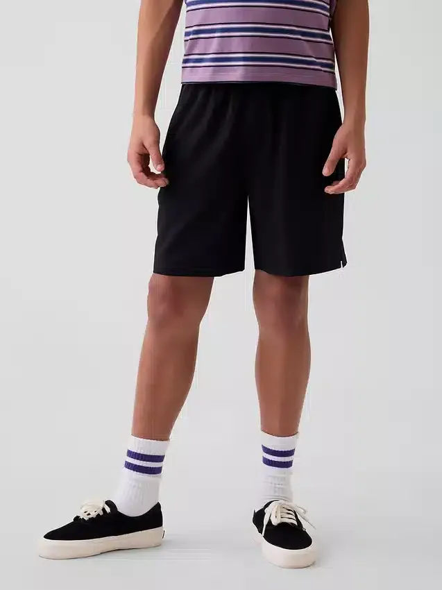 Barnshorts i avslappnad passform med snabbtorkande material