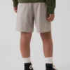 Barnshorts i avslappnad passform med snabbtorkande material