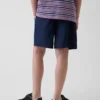 Barnshorts i avslappnad passform med snabbtorkande material