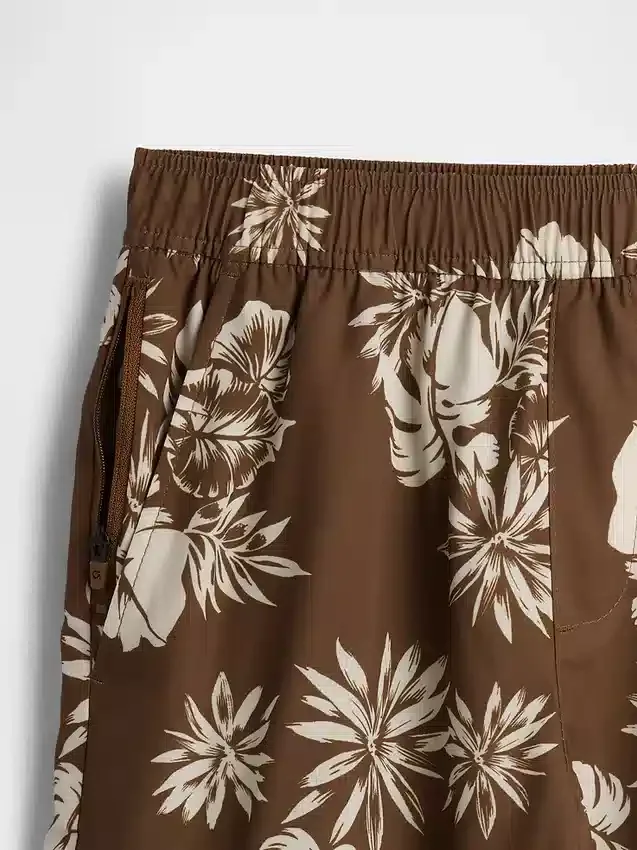 Barnshorts i avslappnad passform med snabbtorkande material