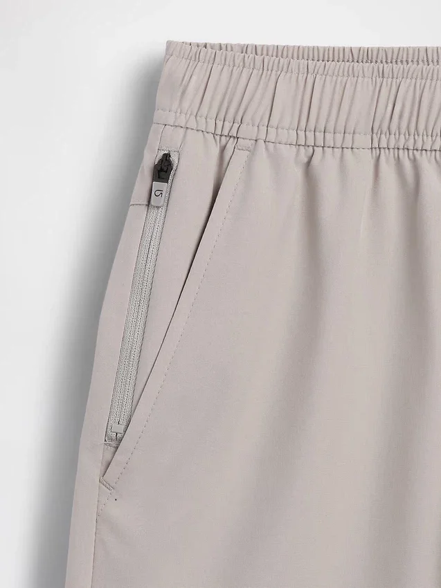 Barnshorts i avslappnad passform med snabbtorkande material