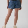 Barnshorts i denim med låg midja och ultramjuk passform