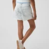 Barnshorts i låg midja med broderat citronmönster i denim