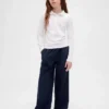 Barnuniform – bekväma byxor med vida ben