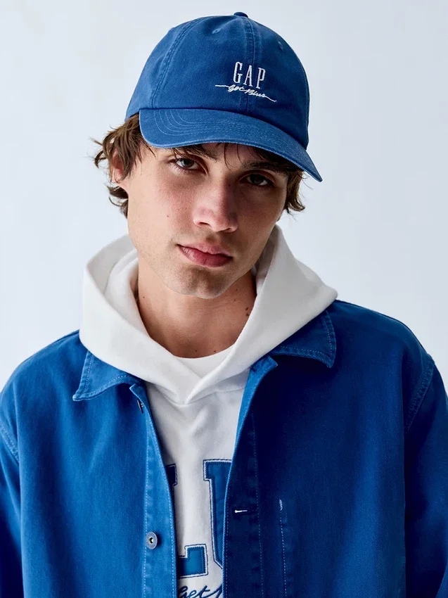 Baseballkeps med blå logotyp