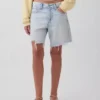 Bermudashorts i denim med medelhög midja och lös passform