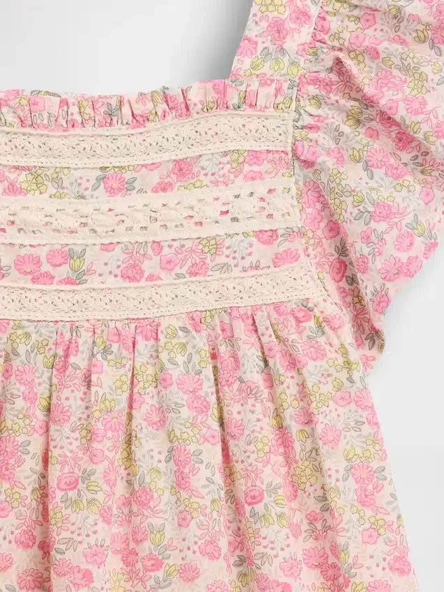 Blommig klänning med fladdrande ärmar för Baby & Småbarn