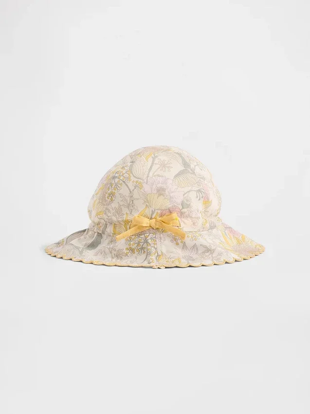 Blommig solhatt för bebisar