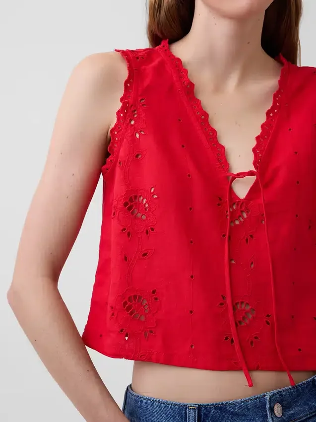 Broderad kort topp i linneblandning