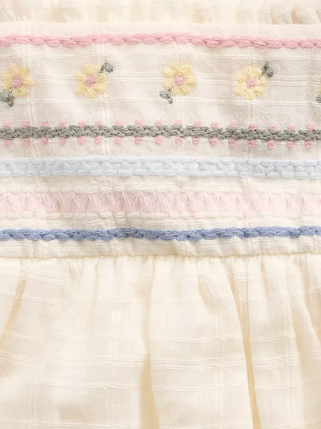 Broderat klädset med linne och byxor för spädbarn