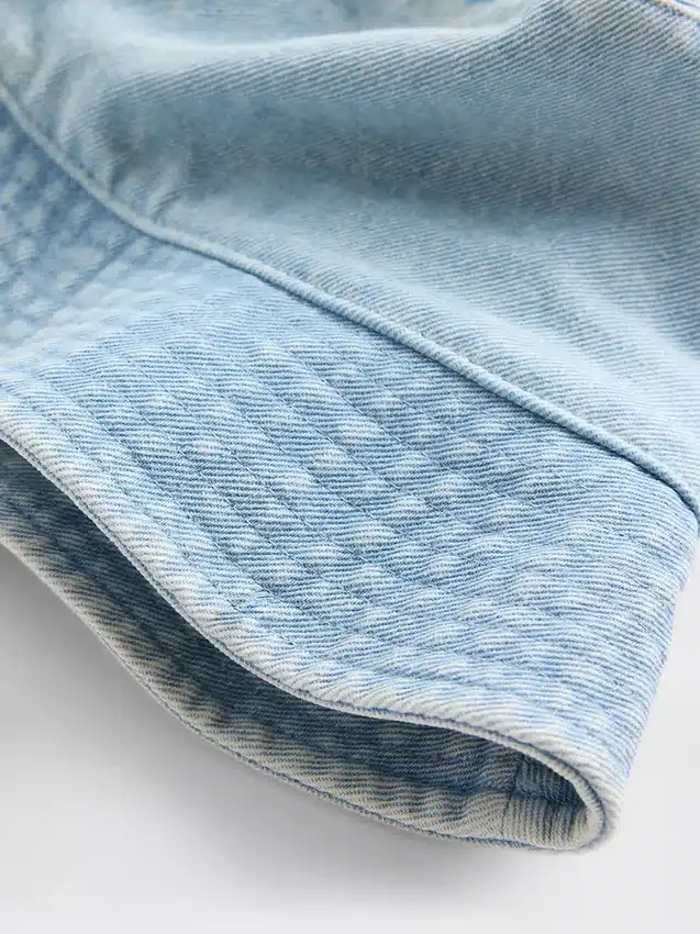 Buckethat i denim