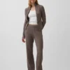 CashSoft-byxor i kabelstickat med bootcut-passform