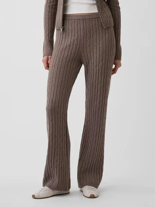 CashSoft-byxor i kabelstickat med bootcut-passform