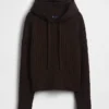 CashSoft-hoodie i avslappnad kabelstickning