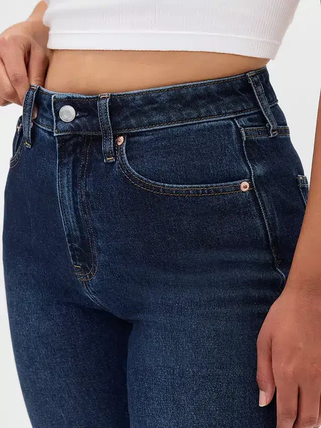 Curvy högmidjade 90-talsinspirerade smala raka Jeans