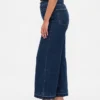 Curvy-jeans med hög midja, vid ben och ankellängd