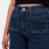 Curvy-jeans med hög midja, vid ben och ankellängd
