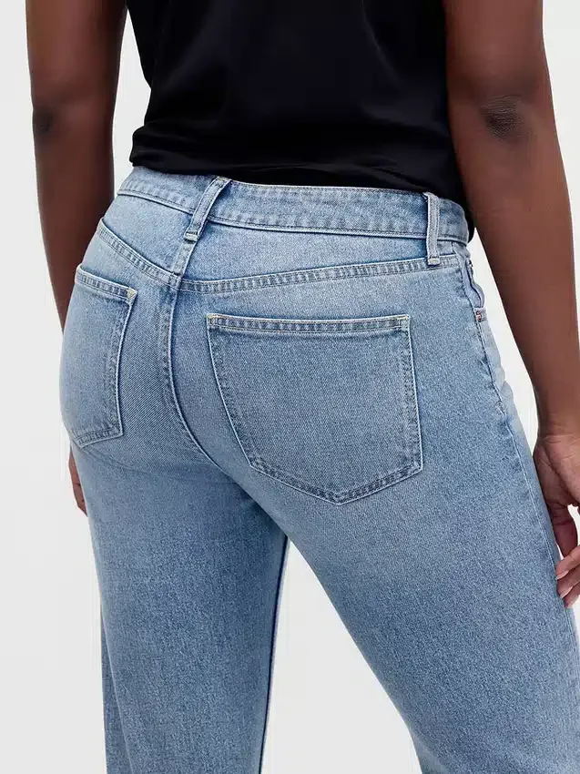 Curvy Low Rise '90S Slim Straight Jeans