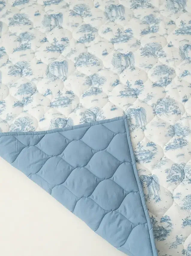 Den förgyllda lekmattan Gilded Bird Spring Toile