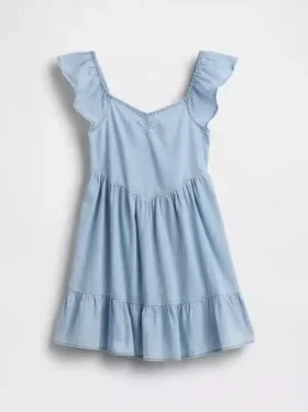 Denimklänning med fladdrande ärmar och hjärtformad halsringning