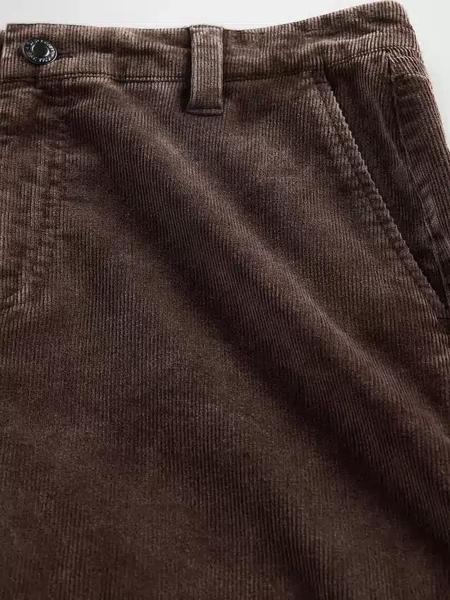 Flarebyxor i corduroy med medelhög midja