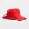 Fransad buckethat